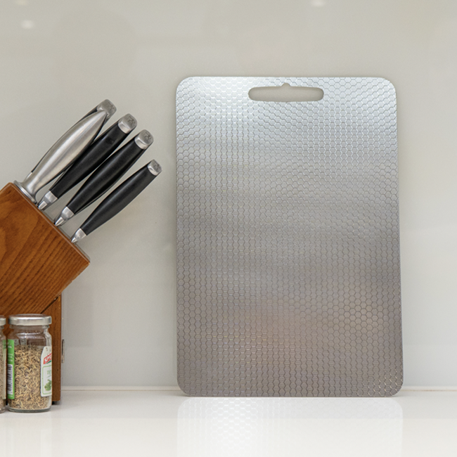 Tivano Cutting Board with TitaniumShield™